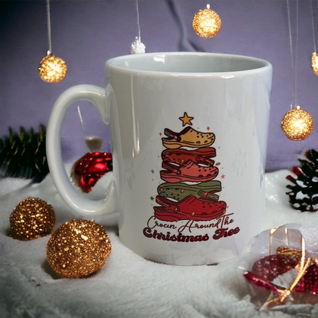 Crocin around the Christmas tree mug